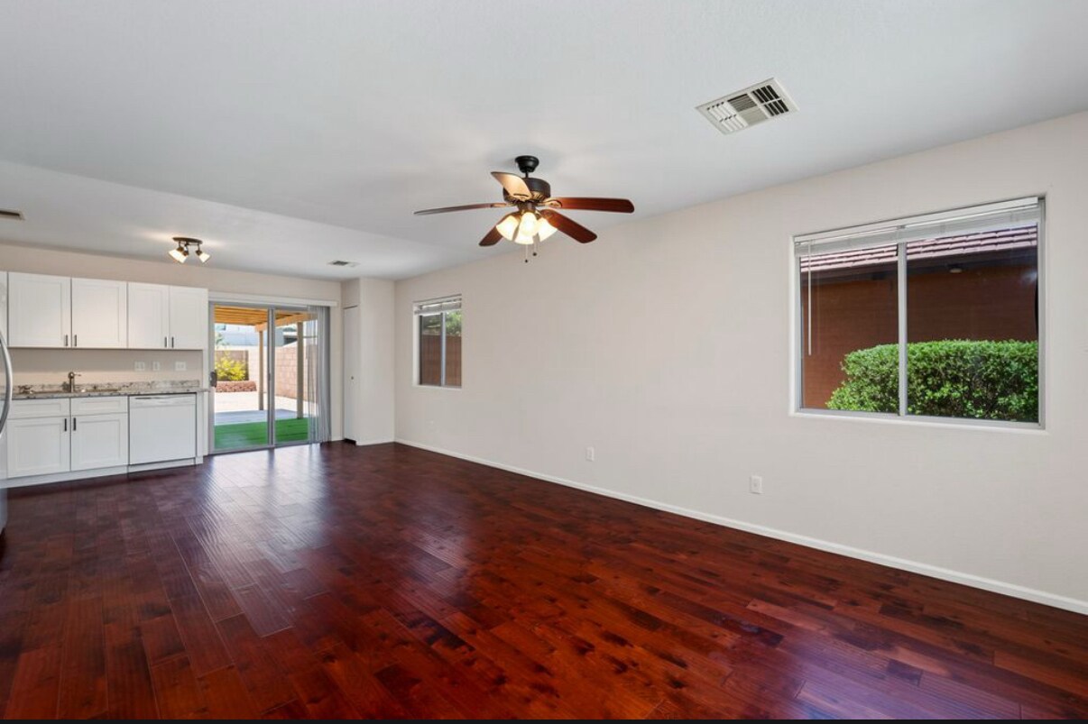 Building Photo - 42551 W Hillman Dr