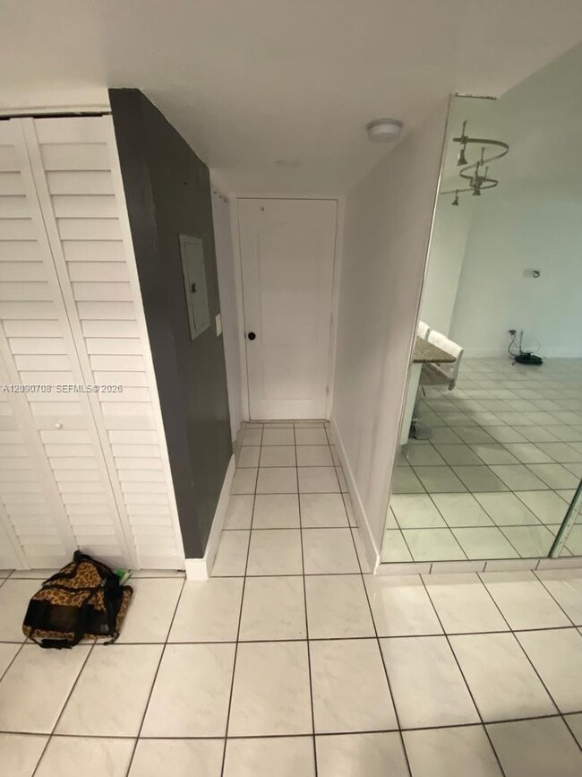Building Photo - 401 Ocean Dr