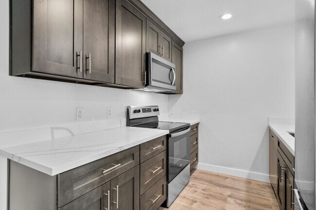 Building Photo - Pet Friendly & Remodeled 1BR Condo Near SDSU with Pool and Large Balcony