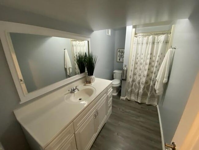 Building Photo - Mid-Century Gregory Heights 4 bedroom 2.25...