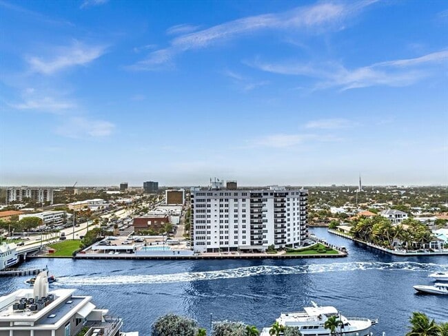 Building Photo - 5100 Dupont Blvd