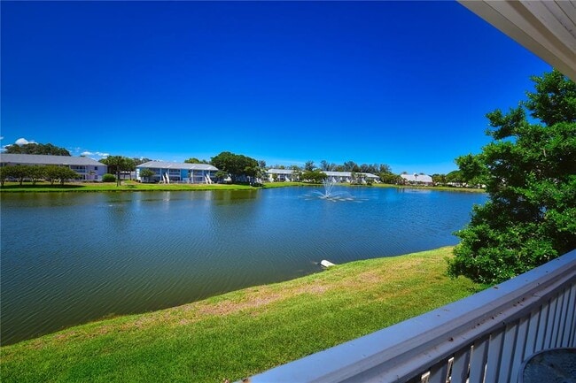 Building Photo - 204 Pompano Dr SE