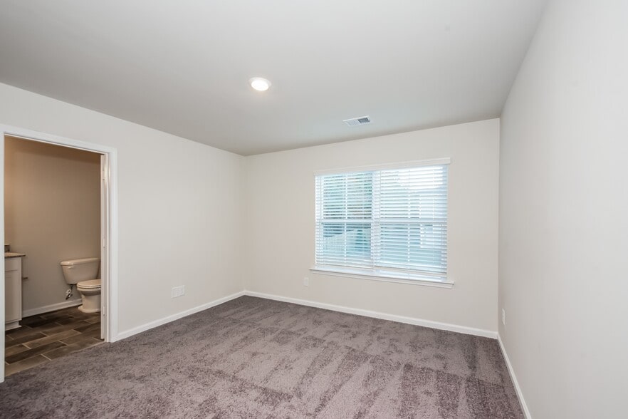 Building Photo - 540 Blue Duck Ln