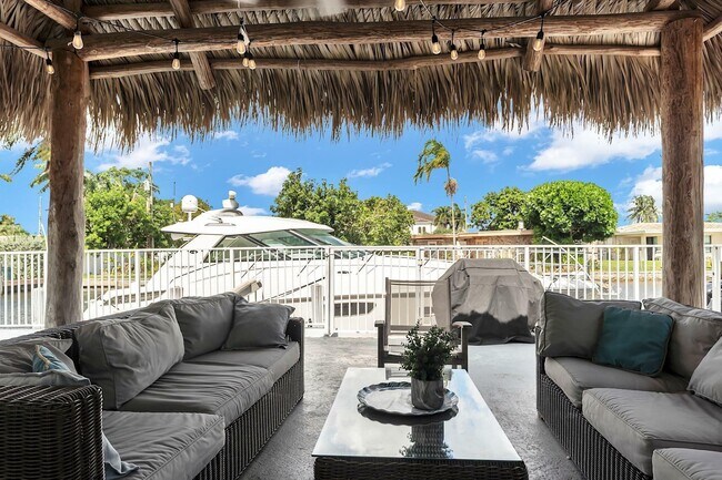 Building Photo - 2233 SE 15th St