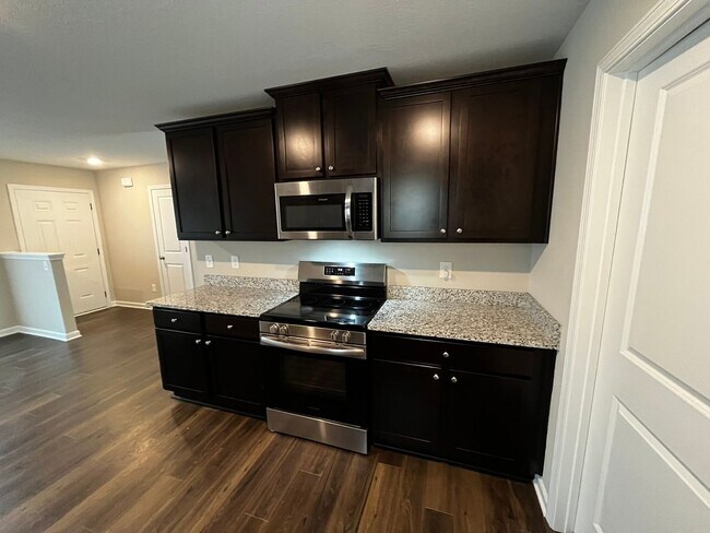 Building Photo - Stunning New Construction in the Heart of Columbus