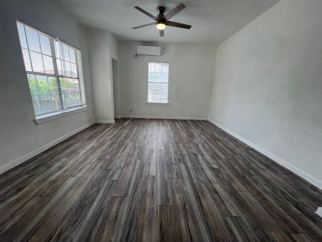 Building Photo - 2812 Vera Cruz