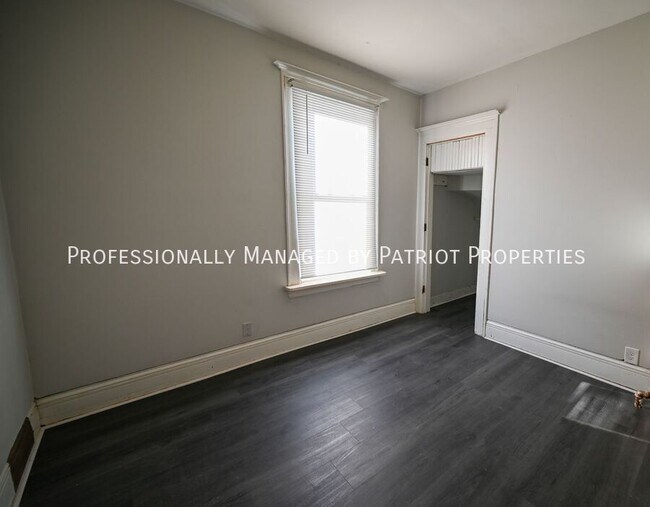 Building Photo - 405 W Main St