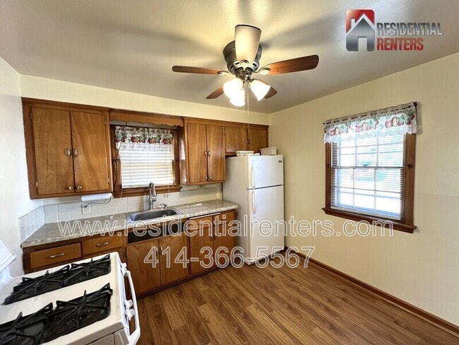 Building Photo - 515 N 65th St