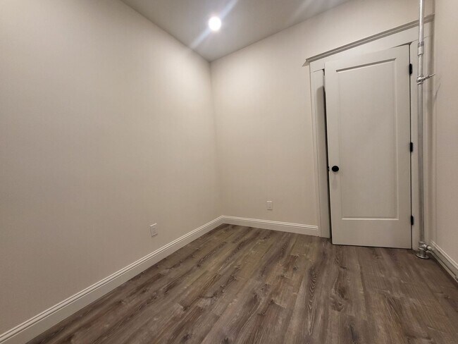 Building Photo - 1026-1030 Pine Street