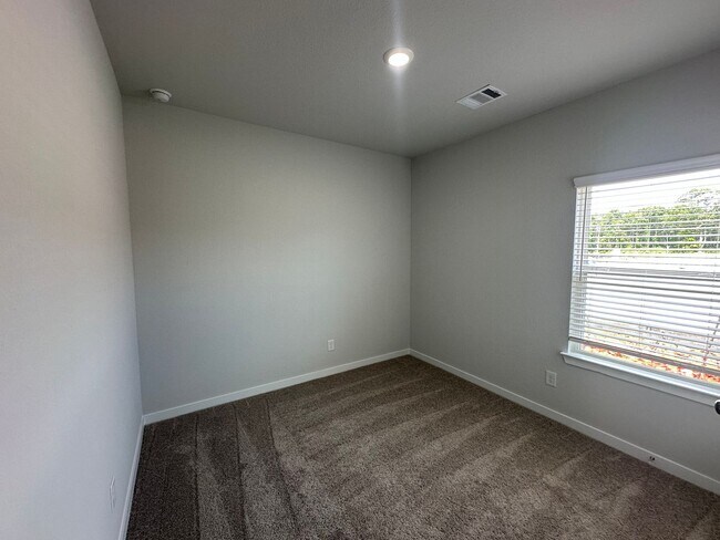 Building Photo - Brand New Modern 3-Bedroom Home with Upgra...