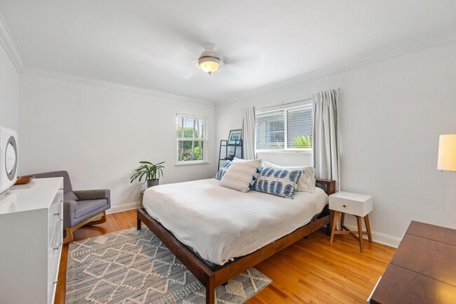 Building Photo - 9025 Dickens Ave