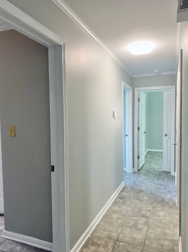 Building Photo - 15135 Montecino Dr