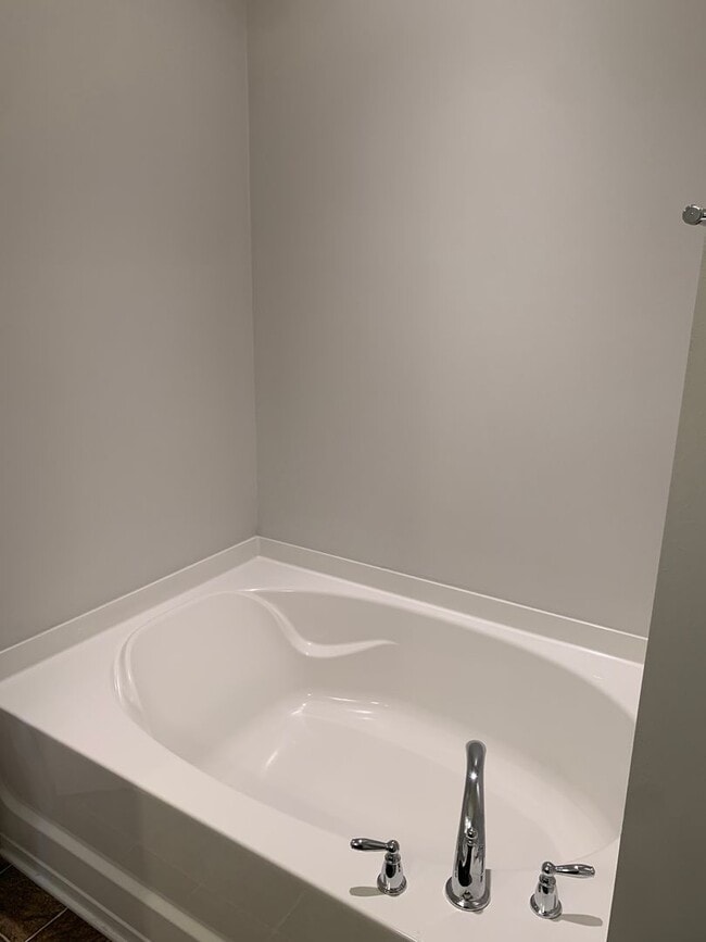 Building Photo - Traemoor Village Townhome
