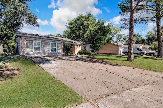 Building Photo - 614 Blueberry Ln