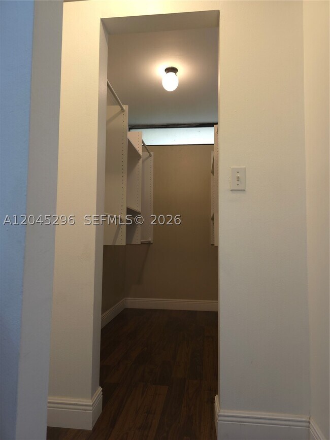 Building Photo - 2810 SW 87th Ave