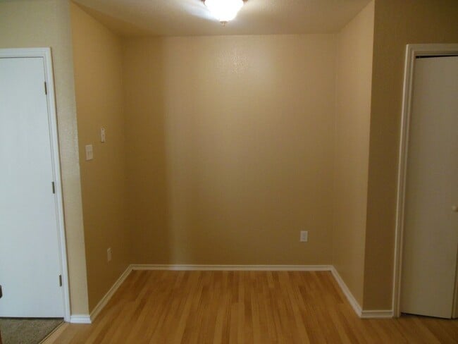 Building Photo - 4402 Jeff Scott Dr