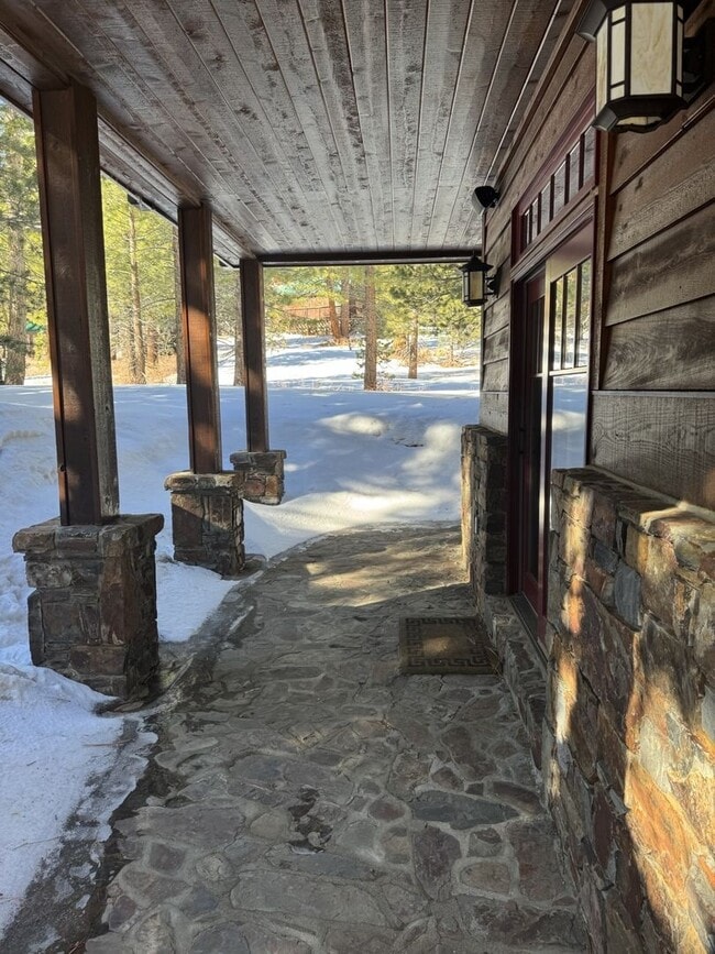 Building Photo - Luxury 5-Bedroom, 6-Bathroom Mountain Retreat – Hot Tub, Fireplaces, & More!