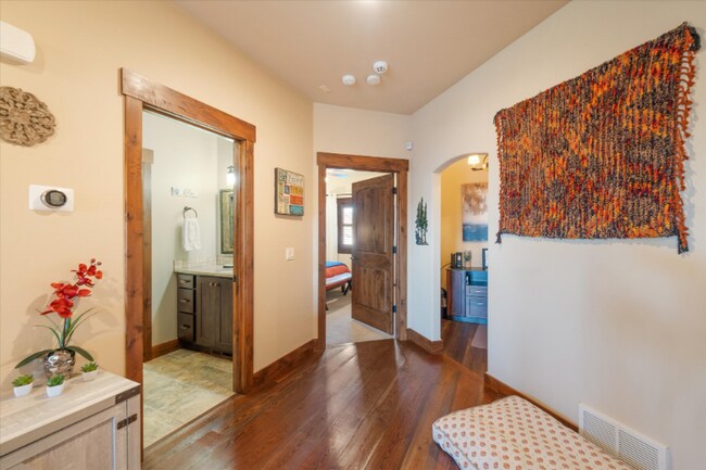 Building Photo - 669 Commerce St