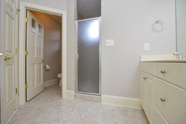 Building Photo - 986 Blakeley Walk