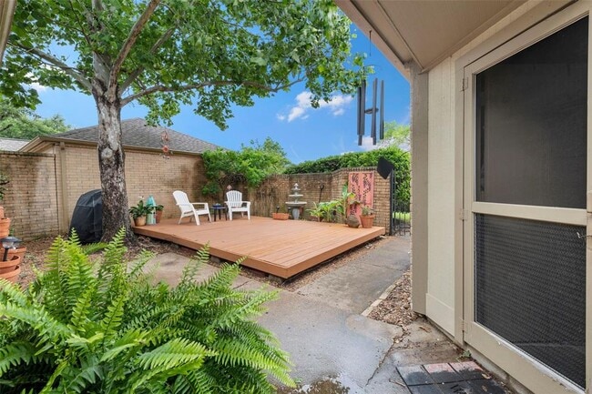 Building Photo - 14947 Heritage Wood Dr