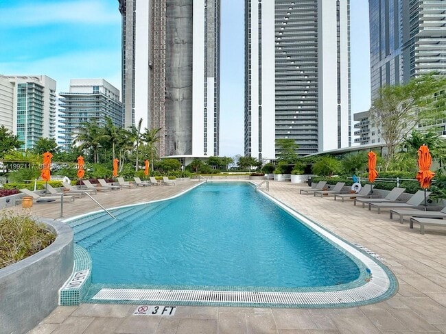 Building Photo - 711 NE 23rd Terrace