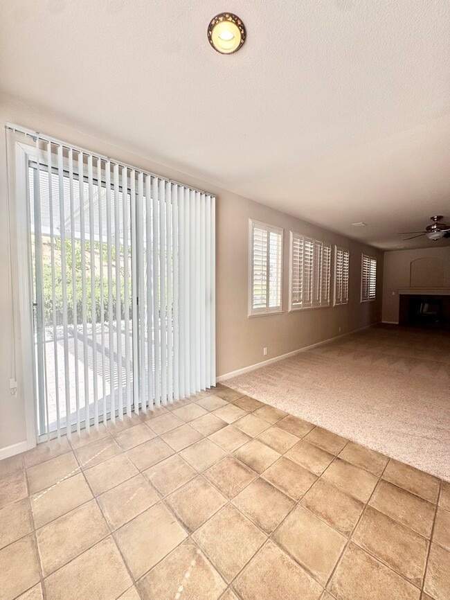 Building Photo - Beautiful large 4 bedroom home in rocklin!
