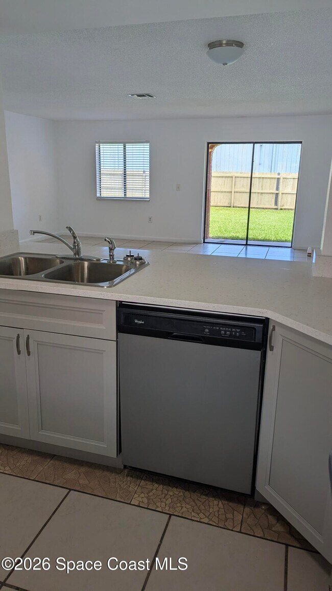 Building Photo - 174 San Juan Cir