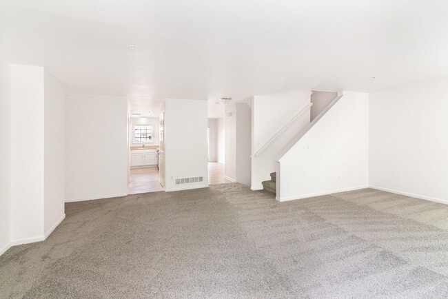 Building Photo - 3046 Barclay Way
