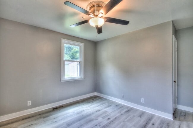 Building Photo - 141 Dodge Dr