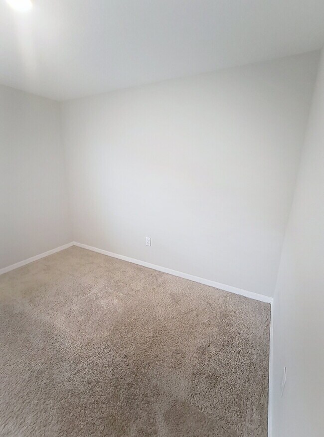 Building Photo - 12937 Camarillo Pl