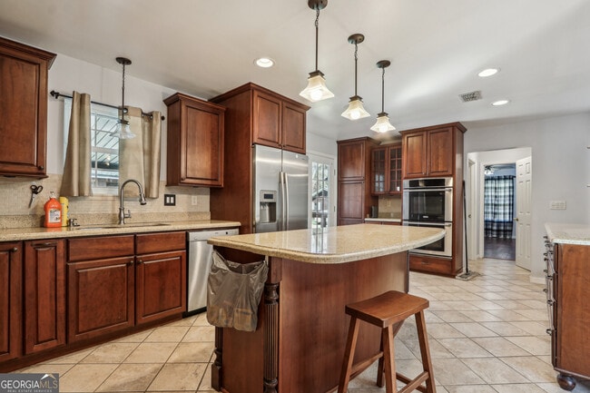 Building Photo - 325 White Oak Pl