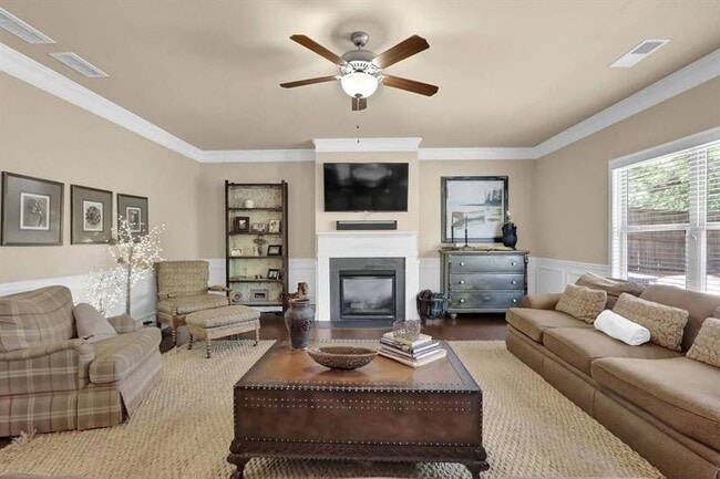 Building Photo - 4960 Wilshire Crossing