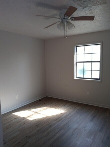 Building Photo - 4288 Newton Cir