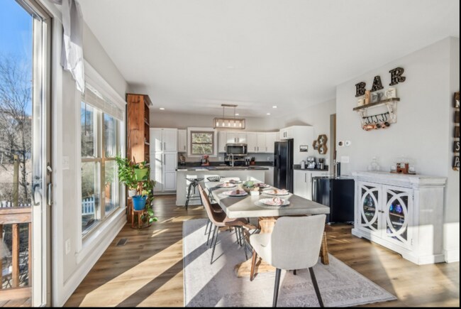 Building Photo - 4922 Lerch Dr