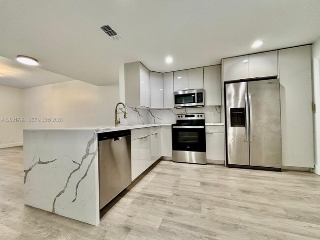 Building Photo - 1498 Barcelona Way