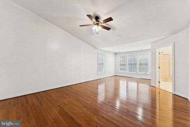 Building Photo - 12423 Falconbridge Dr