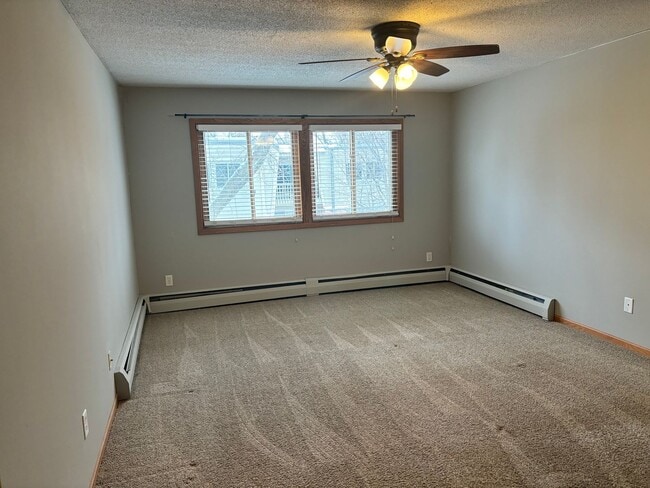 Building Photo - Completely Updated St. Louis Park Condo-Near Uptown, HWYS, Shops At West End