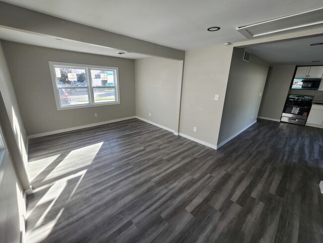 Building Photo - 314 Fremont Ave