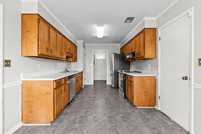 Building Photo - 622 Ridgefield Dr