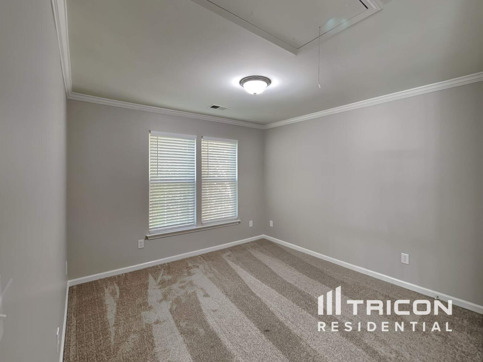 Building Photo - 15510 Robsart Ct
