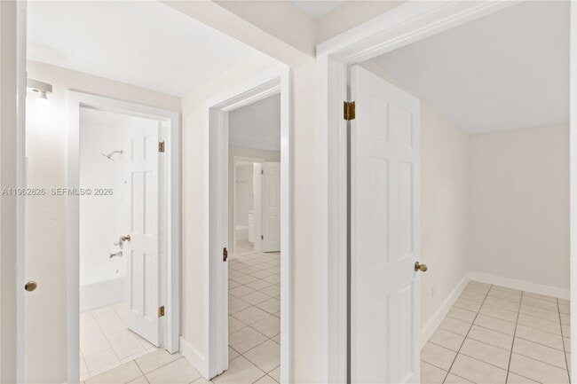 Building Photo - 6365 SW 33rd St