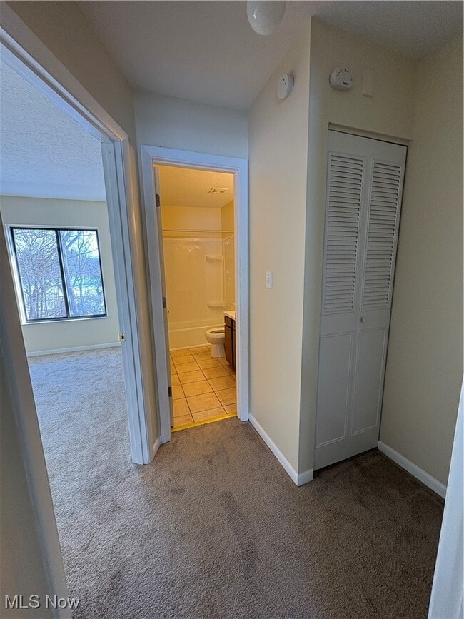 Building Photo - 2398 Echo Valley Dr