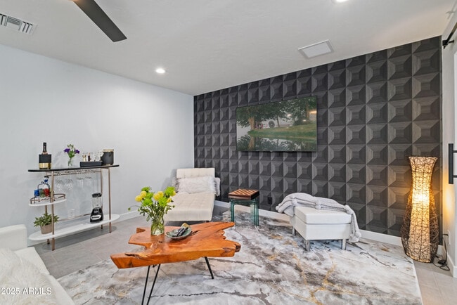 Building Photo - 2546 N 69th Pl