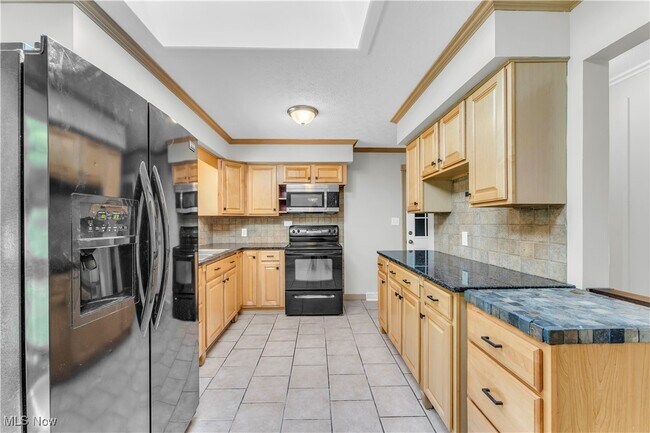 Building Photo - 558 Wring Dr