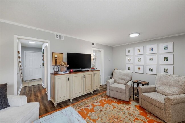 Building Photo - randon School District Home with access to a Lake, Walking Trails, and Pool