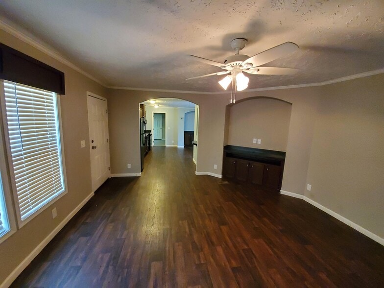 Building Photo - 284 Jordanshire Cir