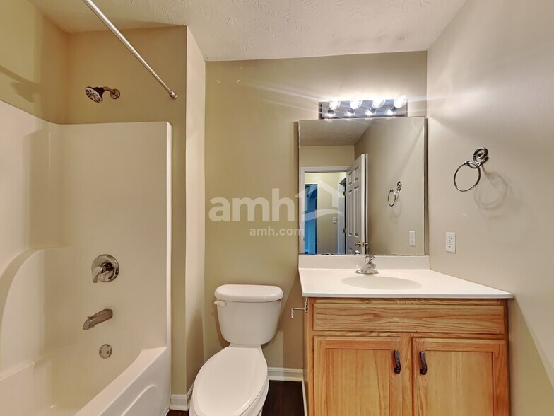 Building Photo - 8676 Sweetbriar Ct