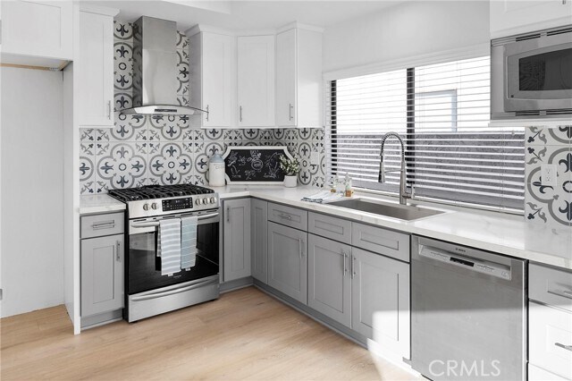 Building Photo - 11 Hunter