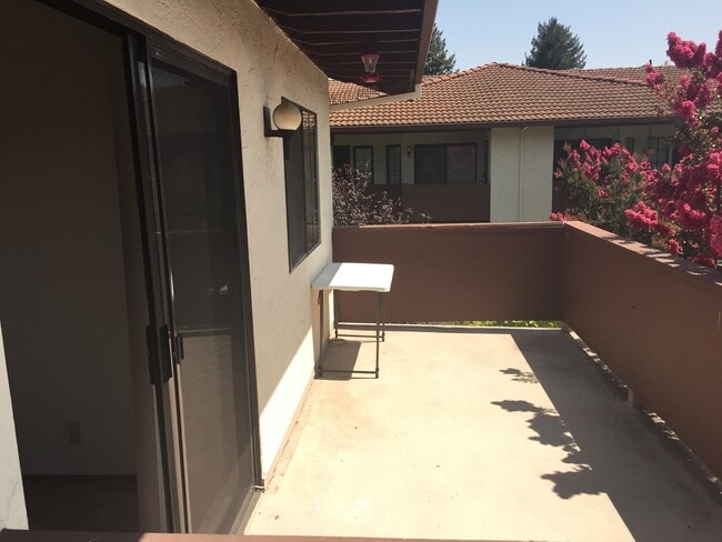 Building Photo - Spacious 3 Bed 2 Bath Condo in Sunnyvale N...