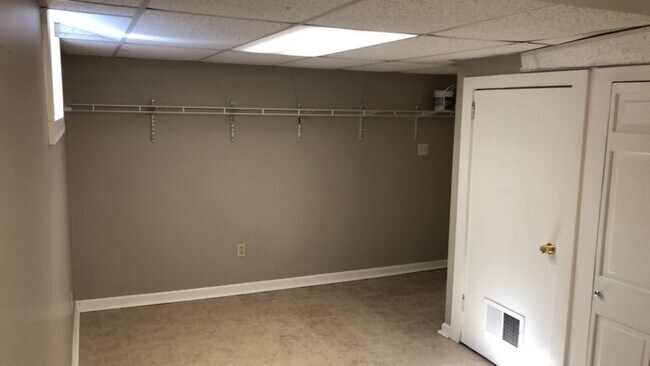 Building Photo - 211 Hadley Ave